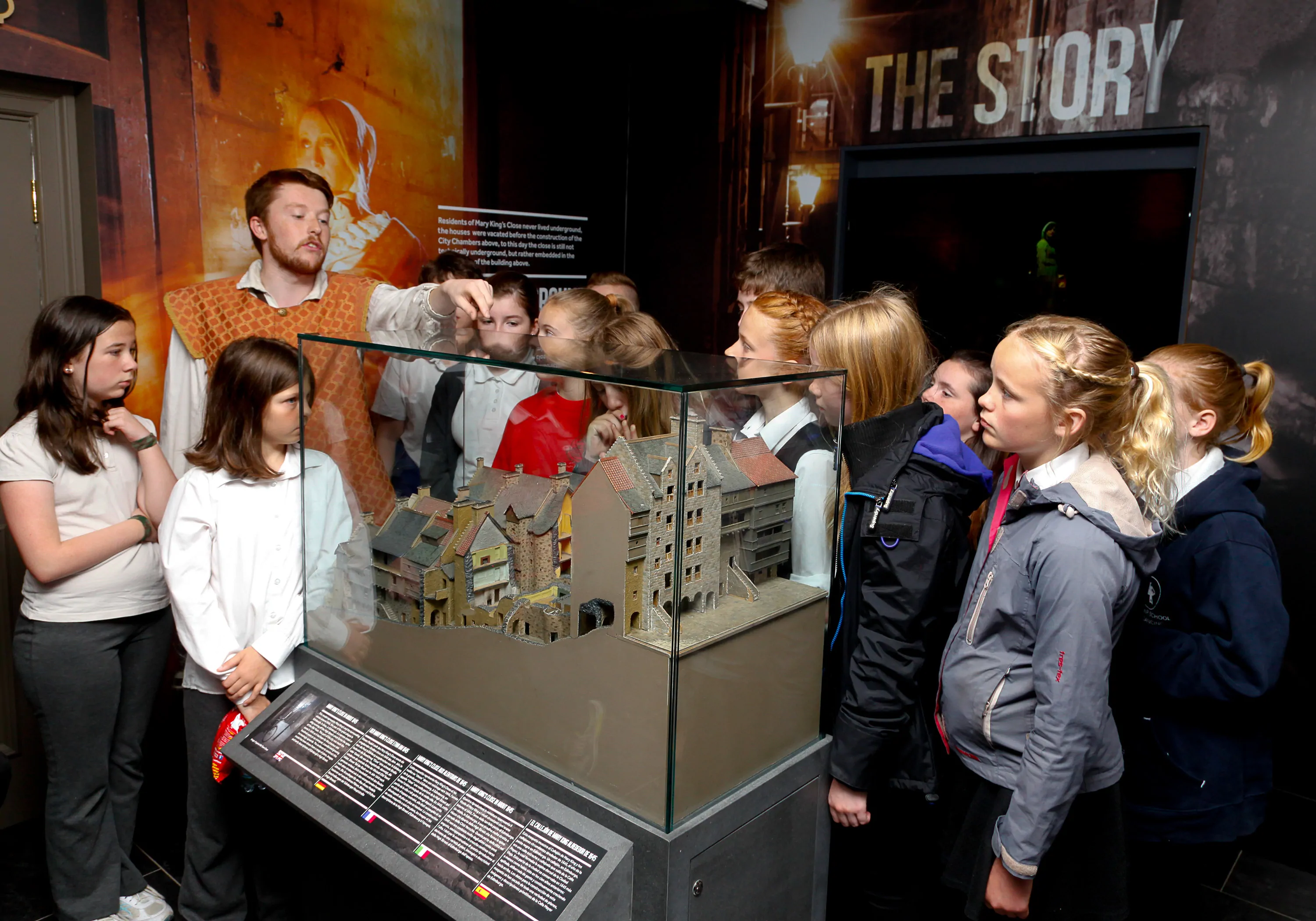 Class Group In The Exhibition Space With Robert Fergusson