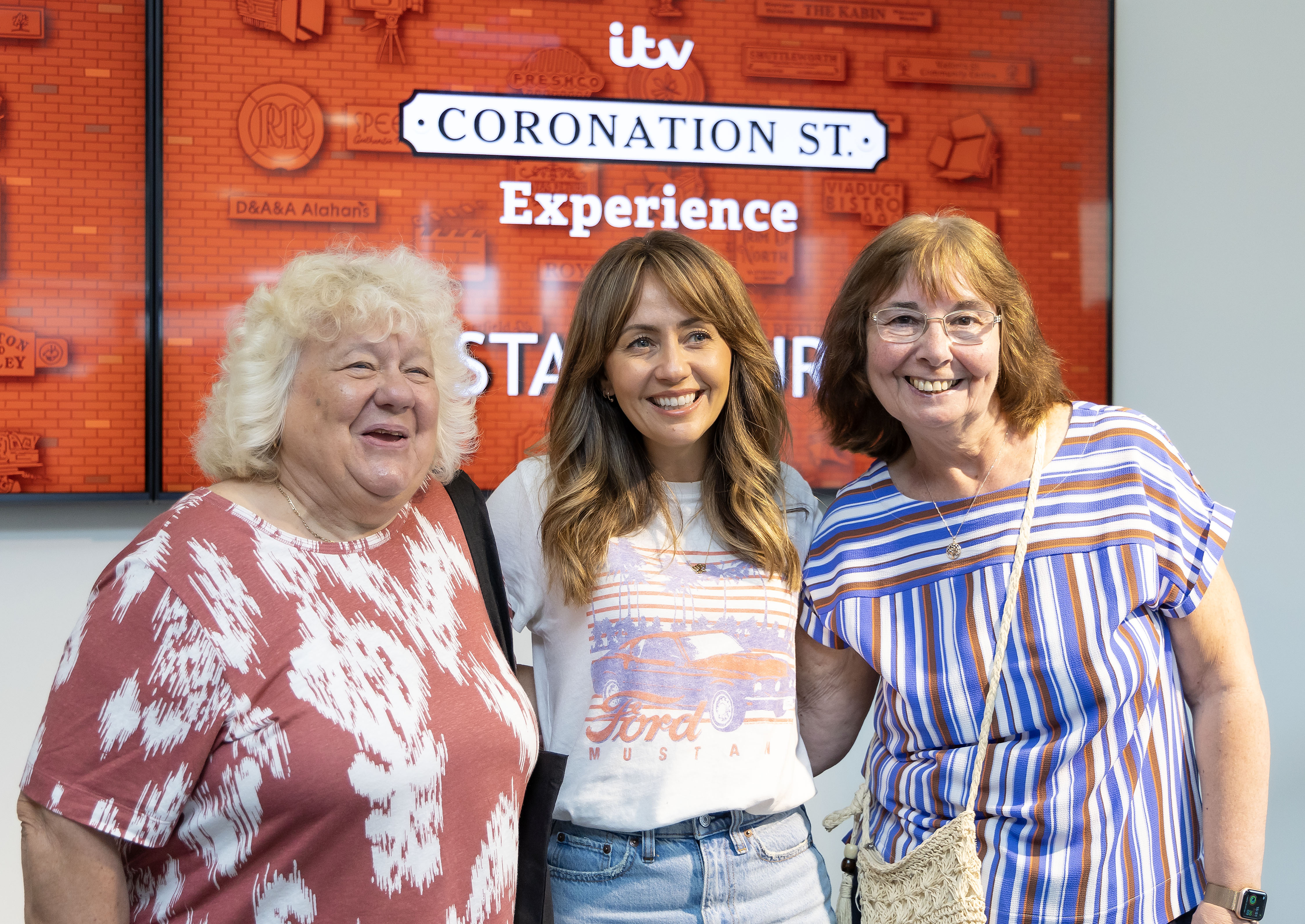 CSE Star Samia Coronationstreet 38